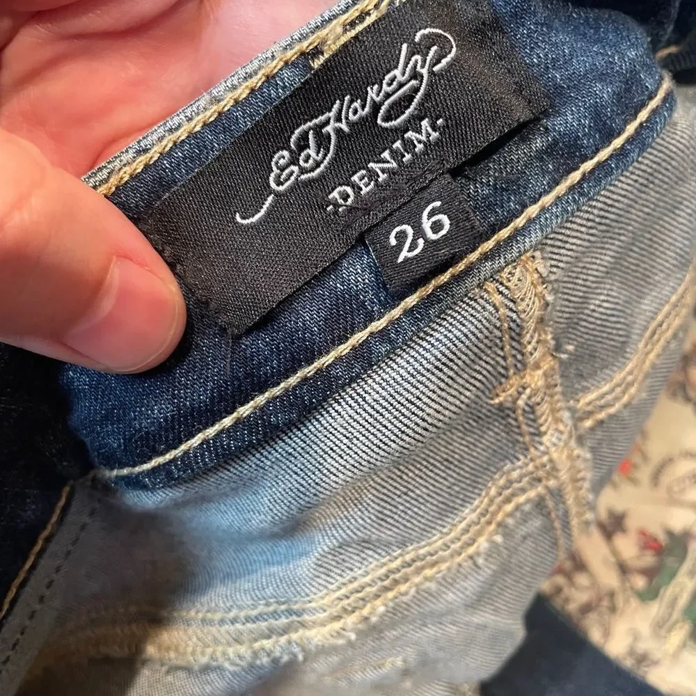 Ed Hardy 32” zip button